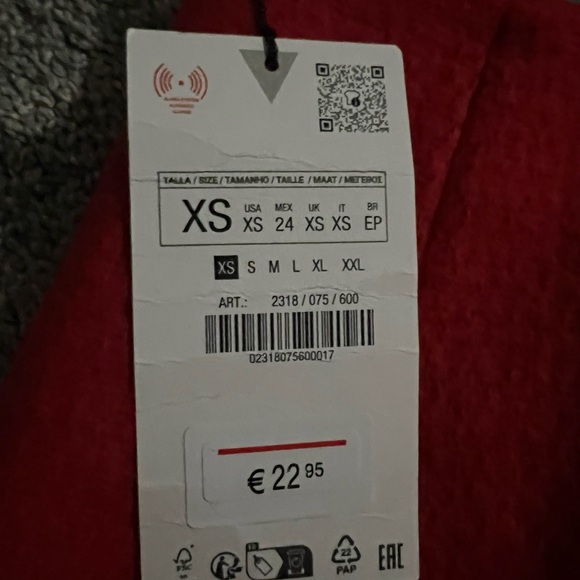 Zara red skirt, brand new felt like material perfect condition - Picture 3 of 4